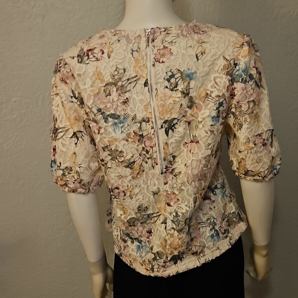 NANETTE LEPORE Romantic Floral Lace Puff Short Sleeve Coquette Top - Picture 7 of 9